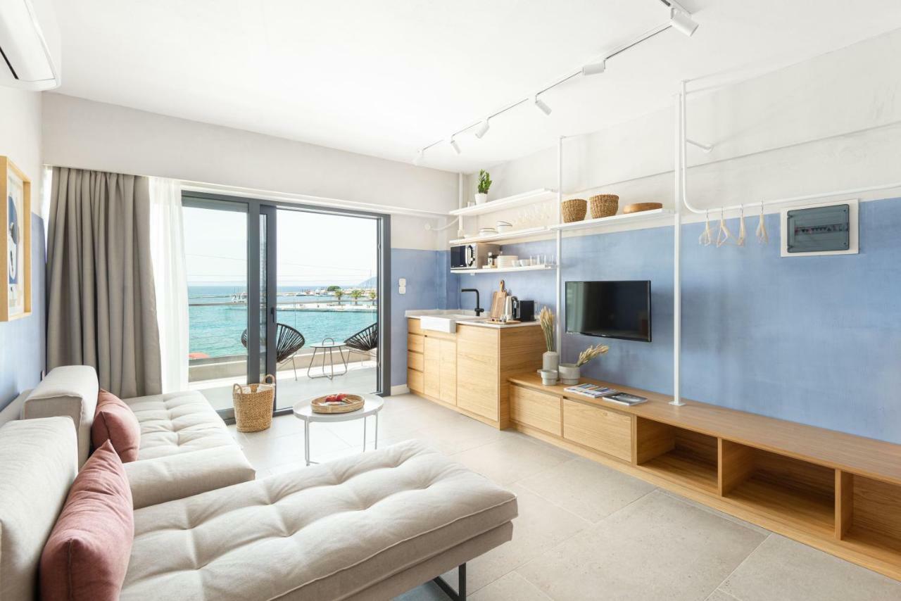 Eladia Suites Неос Мармарас Екстериор снимка