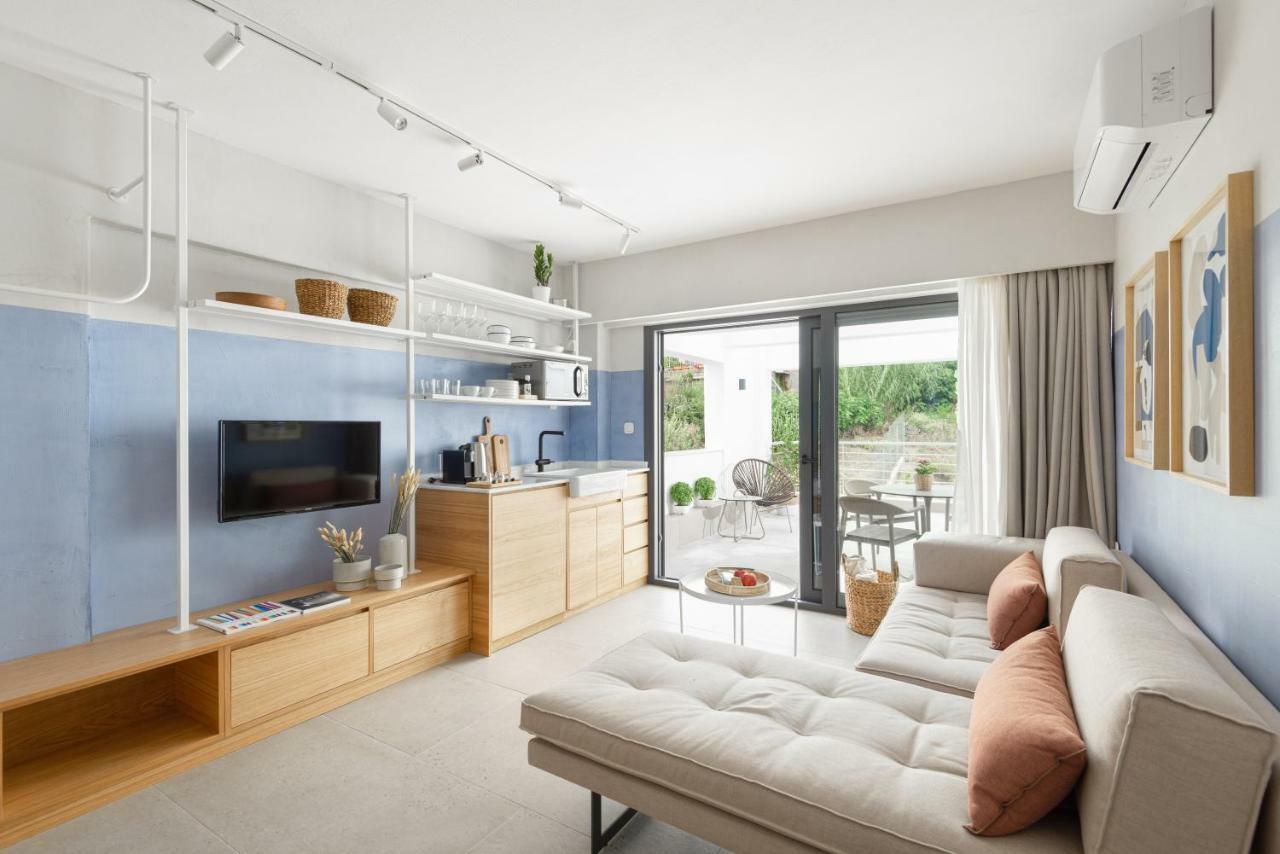 Eladia Suites Неос Мармарас Екстериор снимка