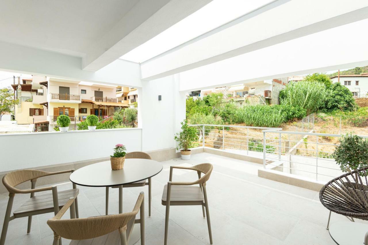 Eladia Suites Неос Мармарас Екстериор снимка