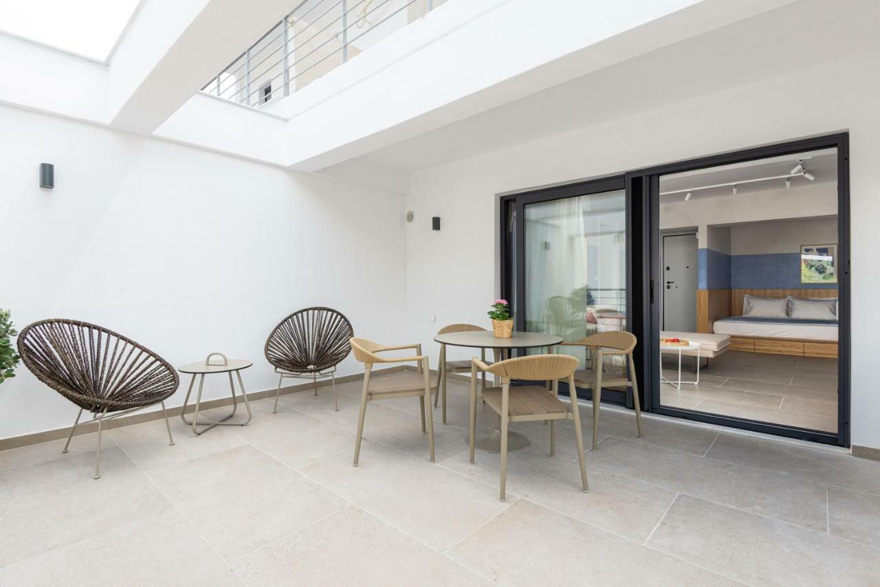 Eladia Suites Неос Мармарас Екстериор снимка